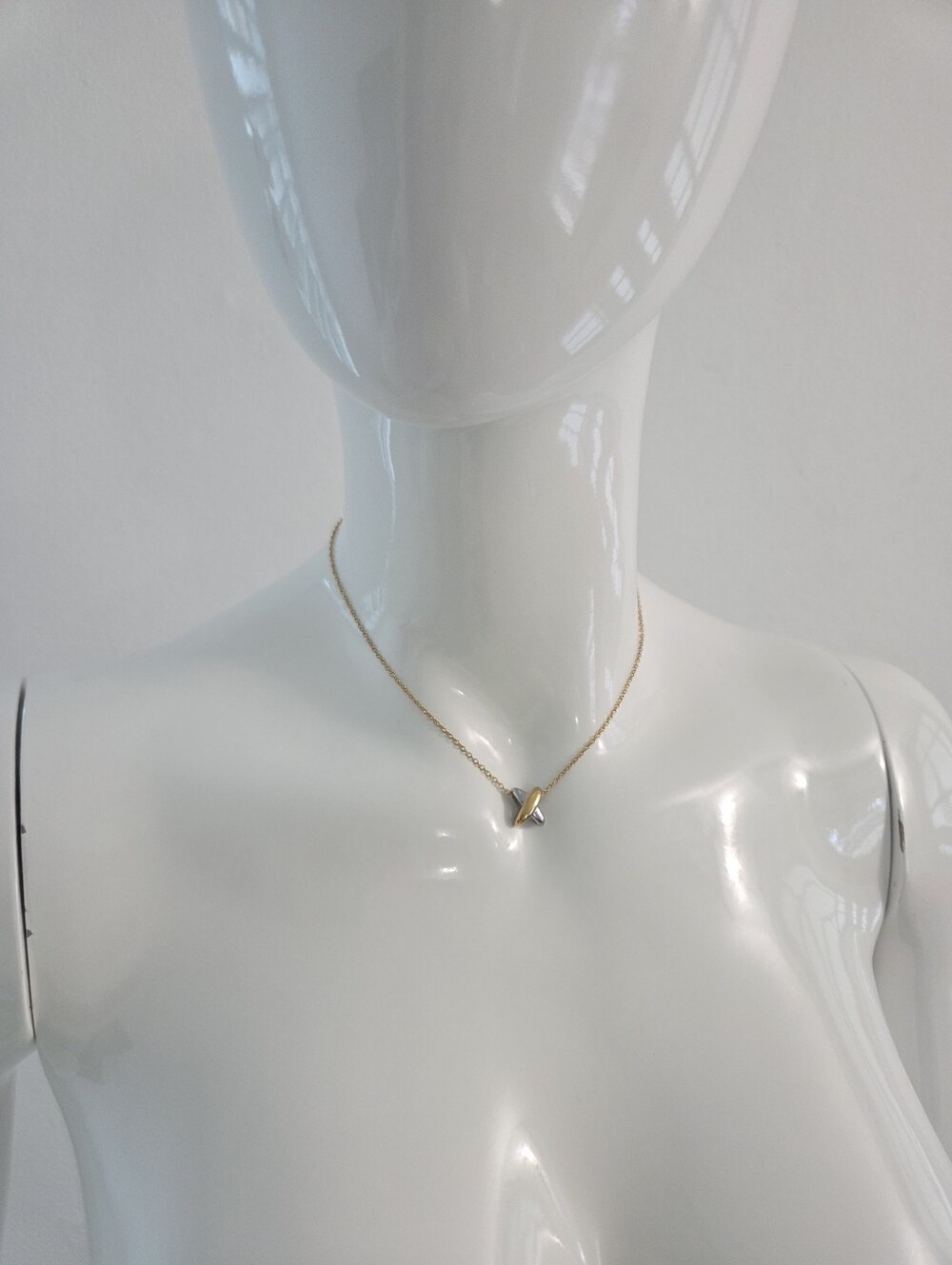 Two Tone Gold & Silver Pendant Necklace Minimalist Jewelry - Picture 14 of 16